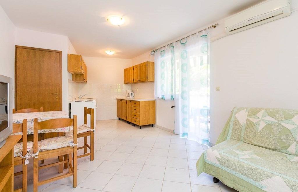 Apartments Vjera メドゥリン 部屋 写真